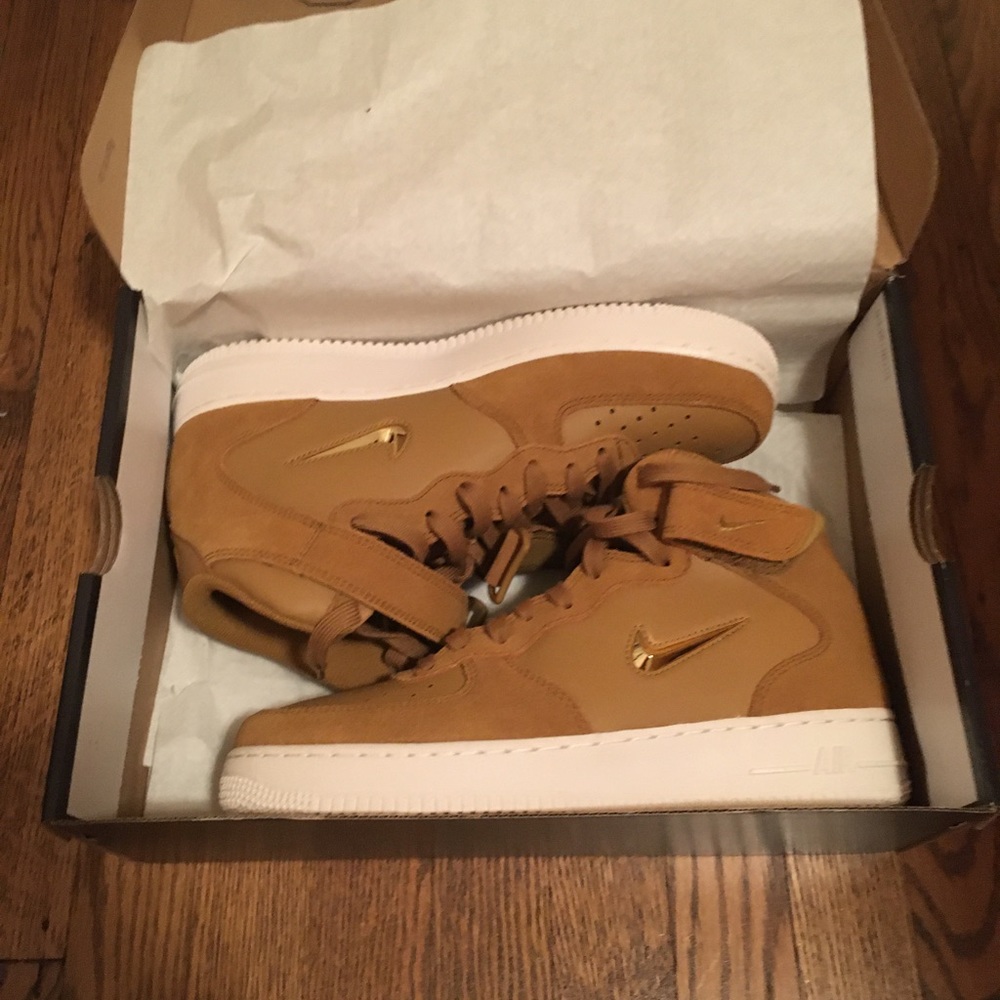 Air Force 1 Mid '07 LV8